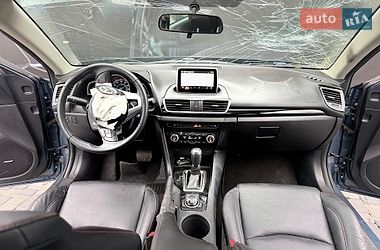 Седан Mazda 3 2015 в Львові