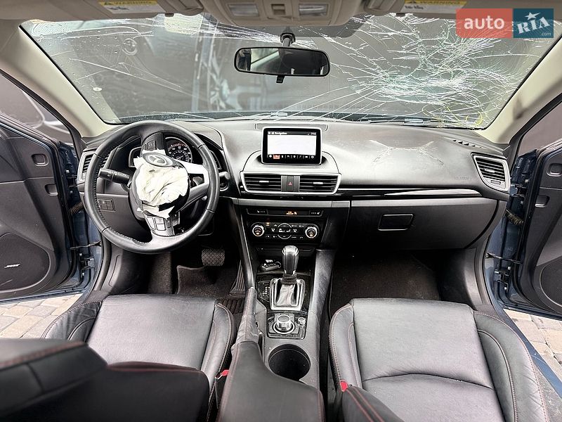 Седан Mazda 3 2015 в Львові