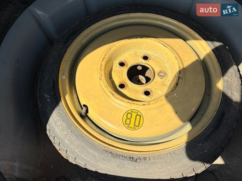 Седан Mazda 3 2004 в Днепре