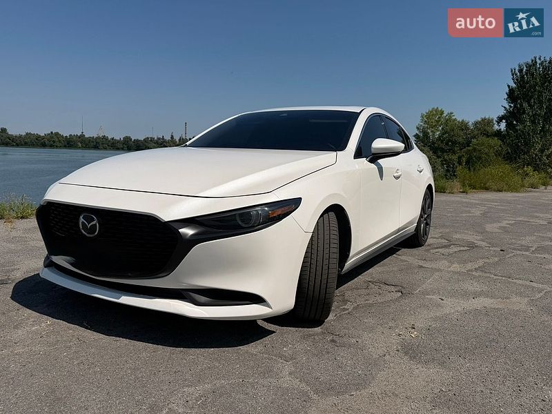 Седан Mazda 3 2021 в Днепре