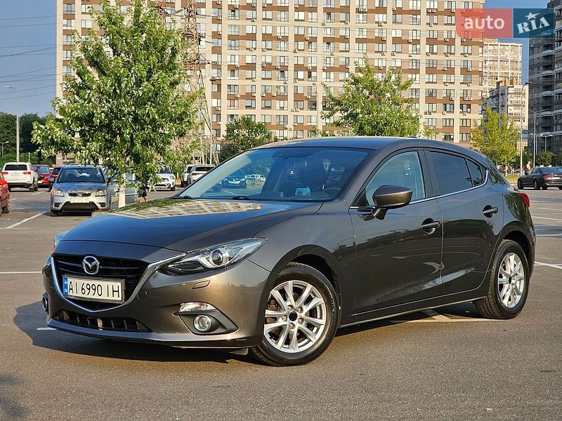 Mazda 3, фото из объявления