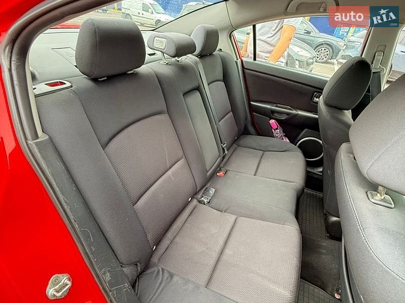 Седан Mazda 3 2006 в Луцке