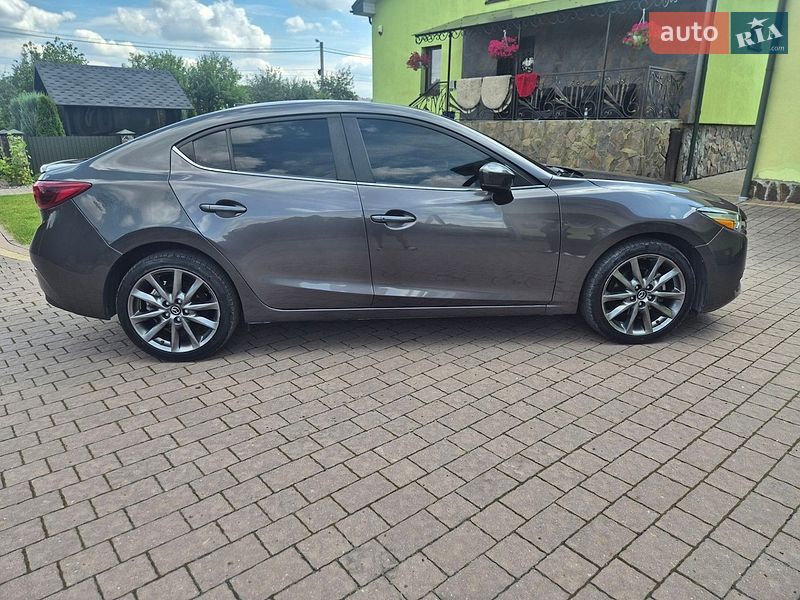 Седан Mazda 3 2017 в Львові