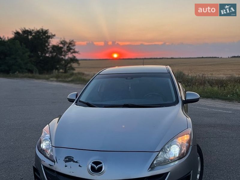Хэтчбек Mazda 3 2009 в Бобринце