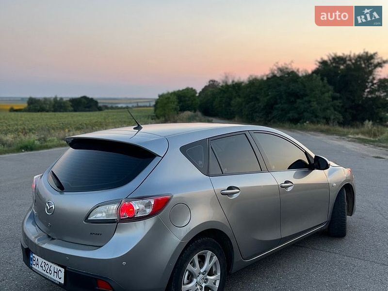 Хэтчбек Mazda 3 2009 в Бобринце
