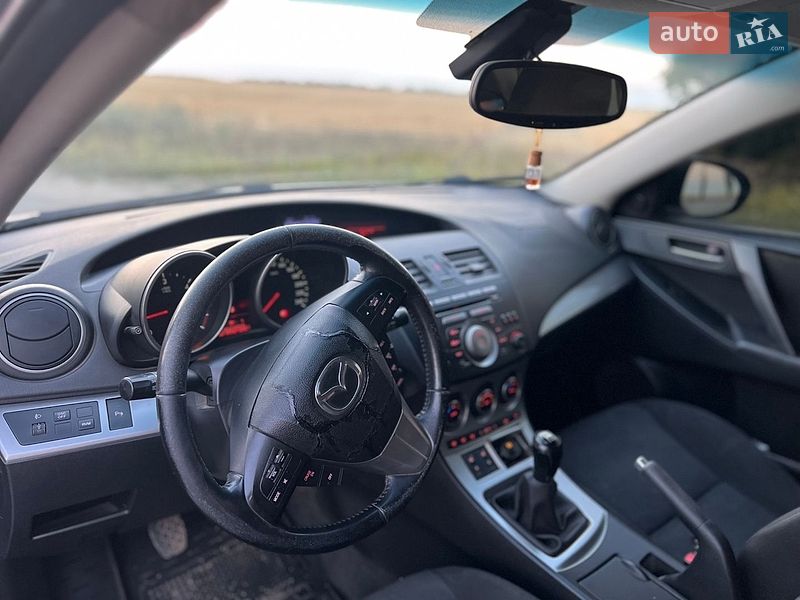 Хэтчбек Mazda 3 2009 в Бобринце