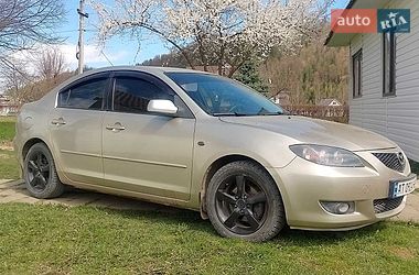 Седан Mazda 3 2004 в Коломые