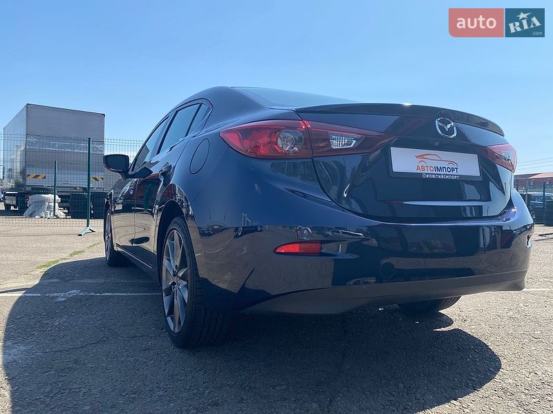 Седан Mazda 3 2018 в Києві