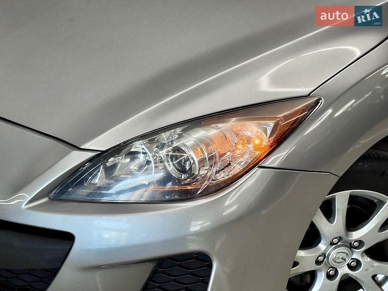 Седан Mazda 3 2013 в Николаеве