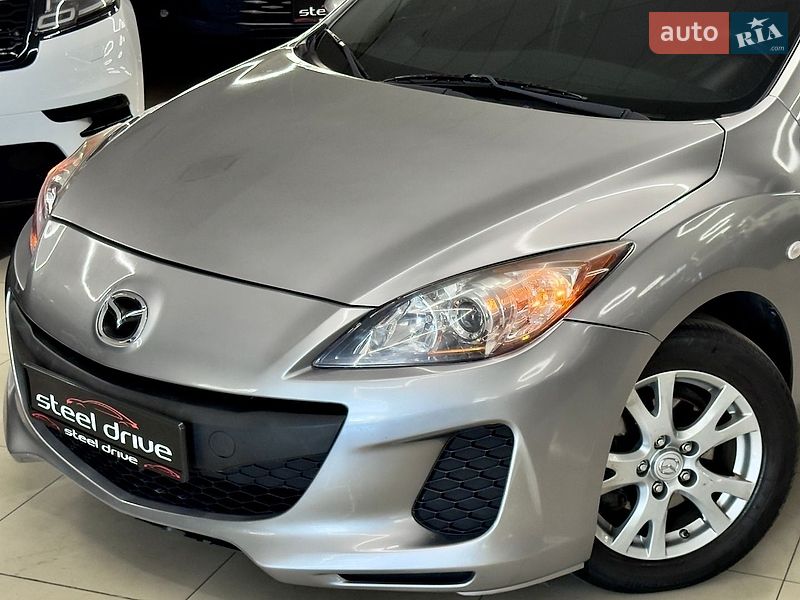 Седан Mazda 3 2013 в Николаеве