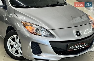 Седан Mazda 3 2013 в Николаеве
