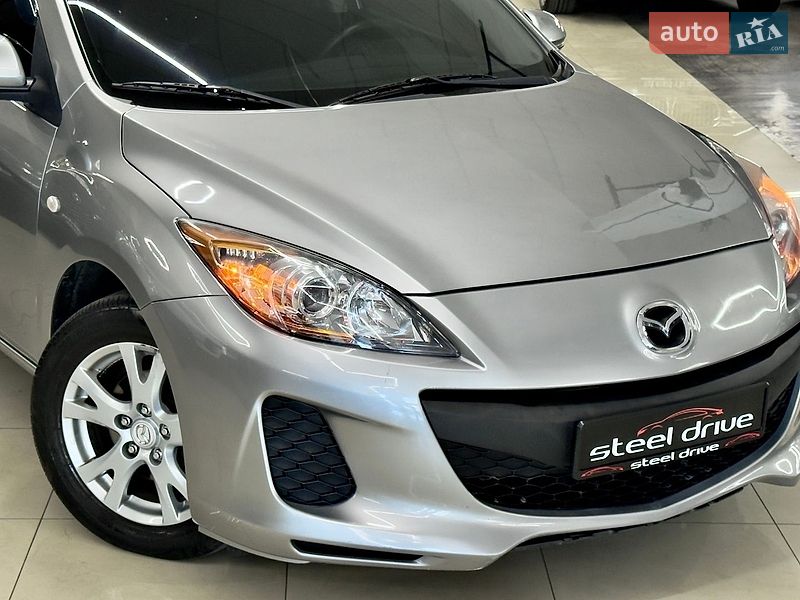 Седан Mazda 3 2013 в Николаеве