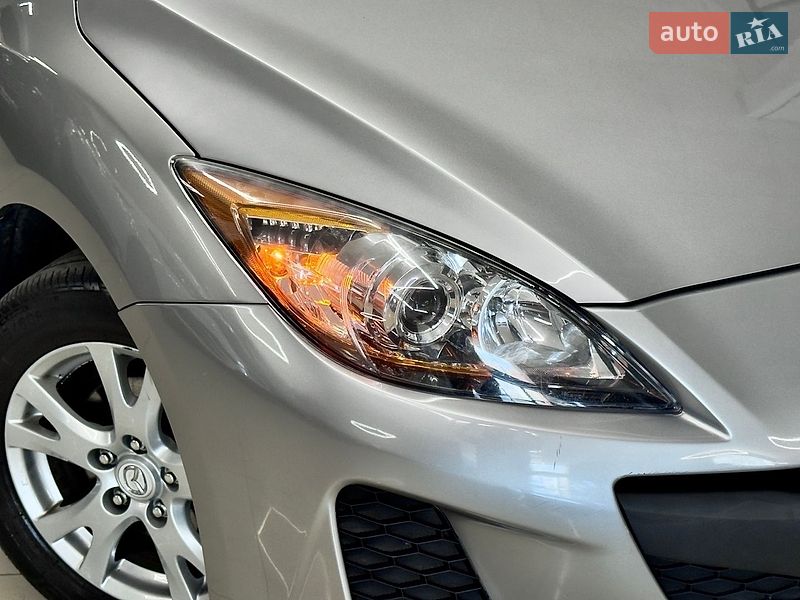 Седан Mazda 3 2013 в Николаеве