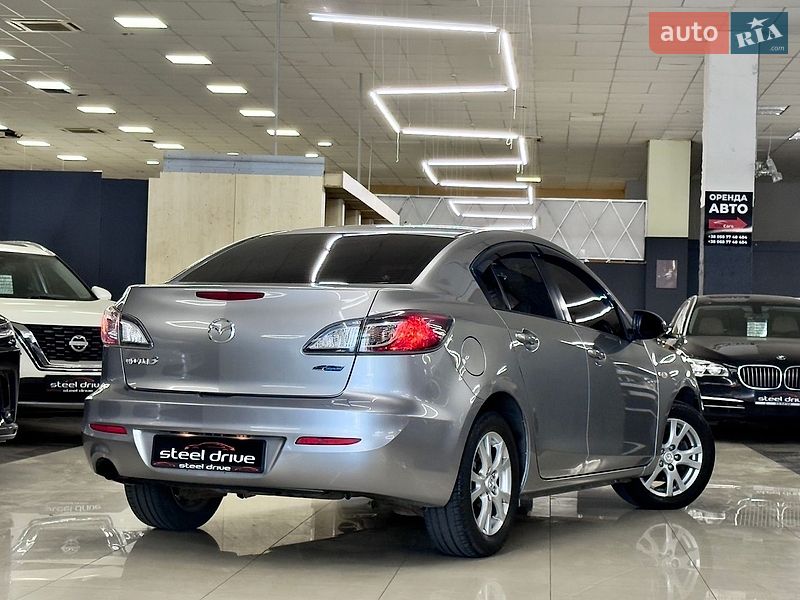 Седан Mazda 3 2013 в Николаеве
