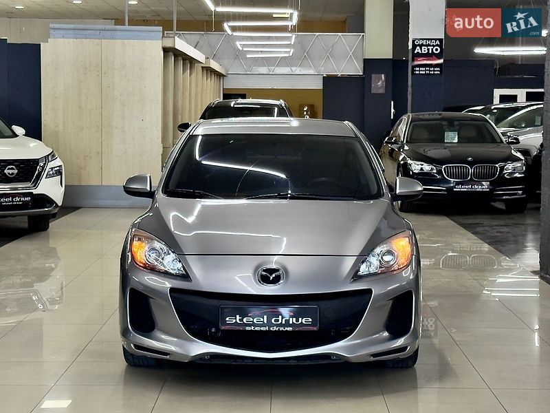 Седан Mazda 3 2013 в Николаеве