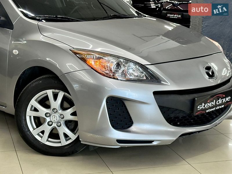 Седан Mazda 3 2013 в Николаеве