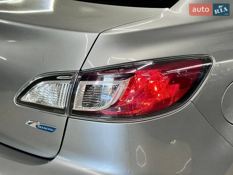 Седан Mazda 3 2013 в Николаеве