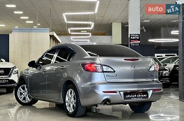 Седан Mazda 3 2013 в Николаеве