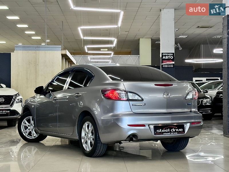 Седан Mazda 3 2013 в Николаеве