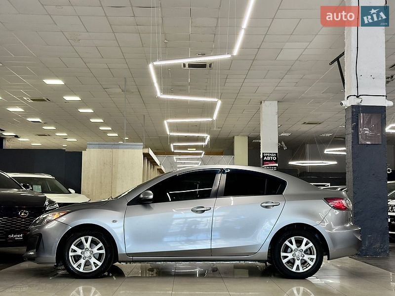 Седан Mazda 3 2013 в Николаеве