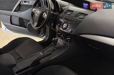 Седан Mazda 3 2013 в Николаеве