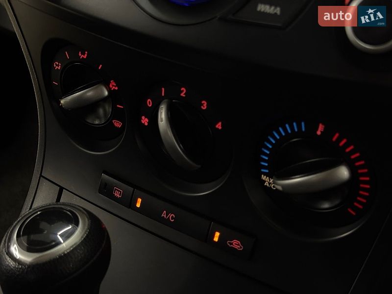 Седан Mazda 3 2013 в Николаеве