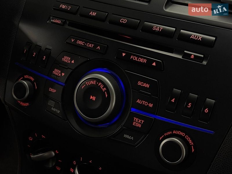 Седан Mazda 3 2013 в Николаеве