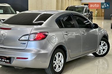 Седан Mazda 3 2013 в Николаеве