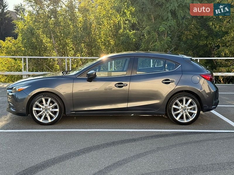 Хэтчбек Mazda 3 2016 в Киеве