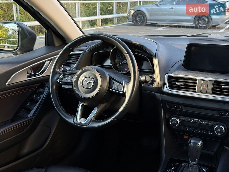 Хэтчбек Mazda 3 2016 в Киеве