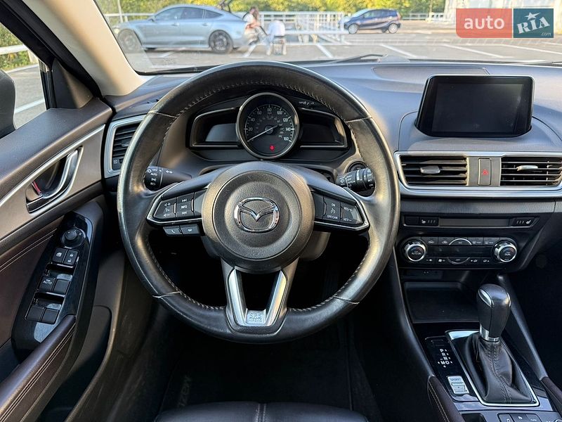 Хэтчбек Mazda 3 2016 в Киеве