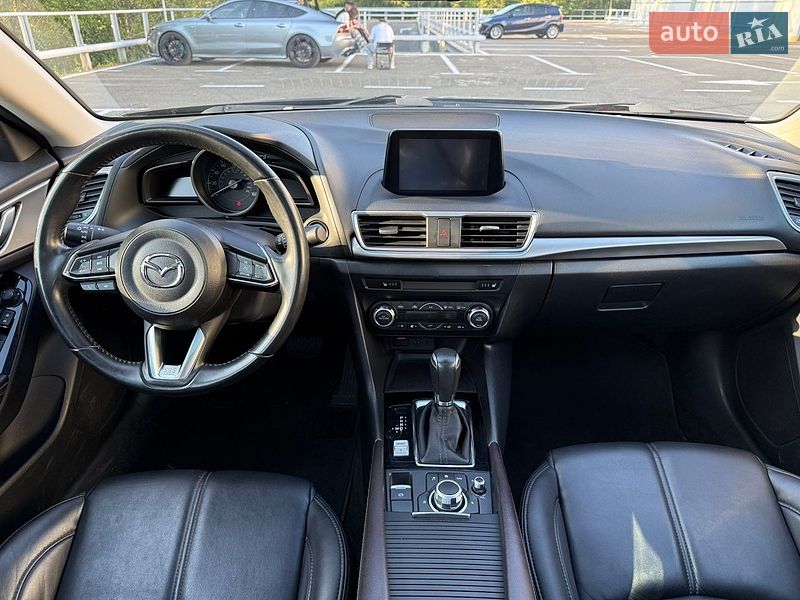 Хэтчбек Mazda 3 2016 в Киеве