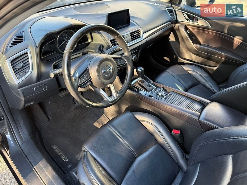 Хэтчбек Mazda 3 2016 в Киеве
