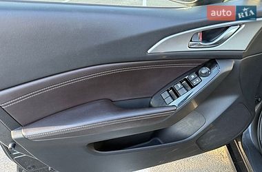 Хэтчбек Mazda 3 2016 в Киеве