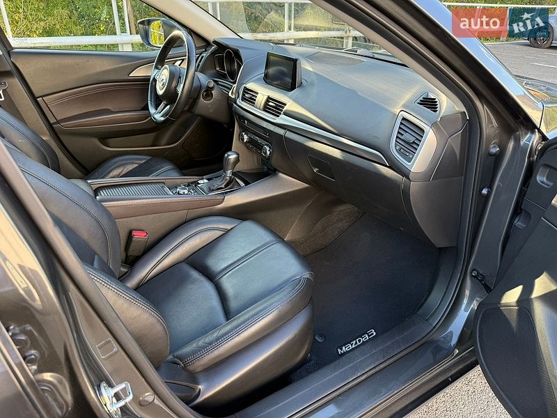 Хэтчбек Mazda 3 2016 в Киеве