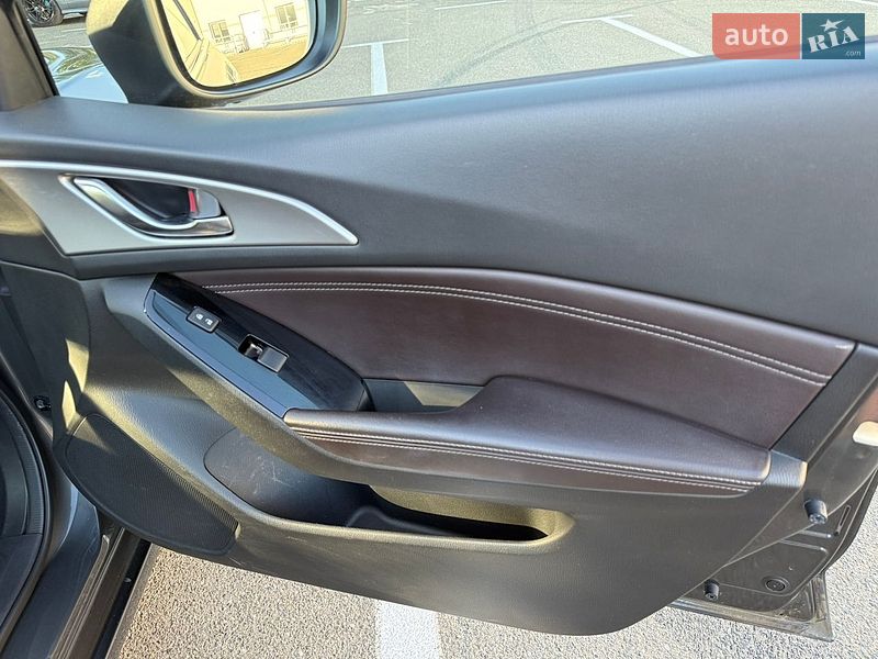 Хэтчбек Mazda 3 2016 в Киеве