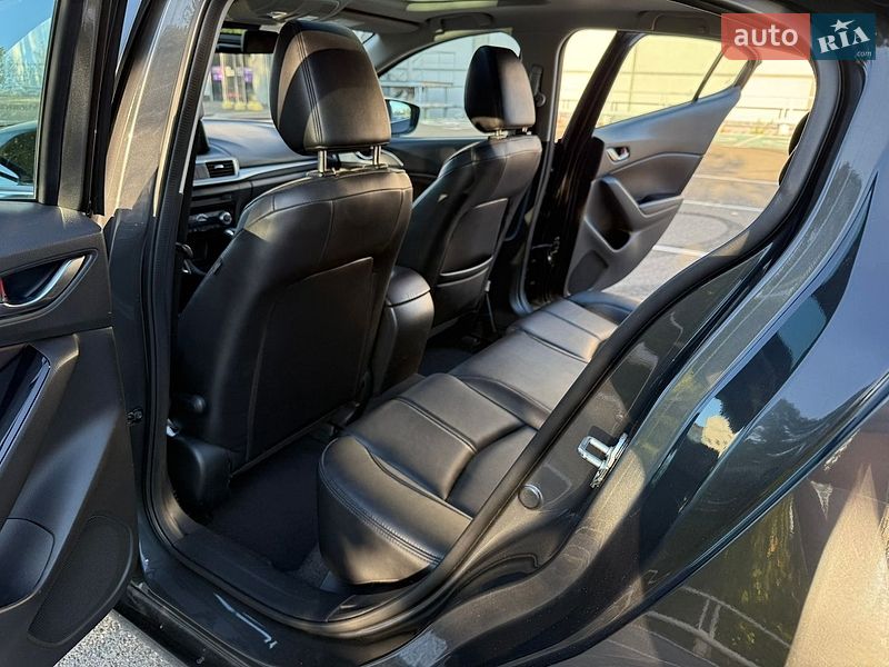 Хэтчбек Mazda 3 2016 в Киеве