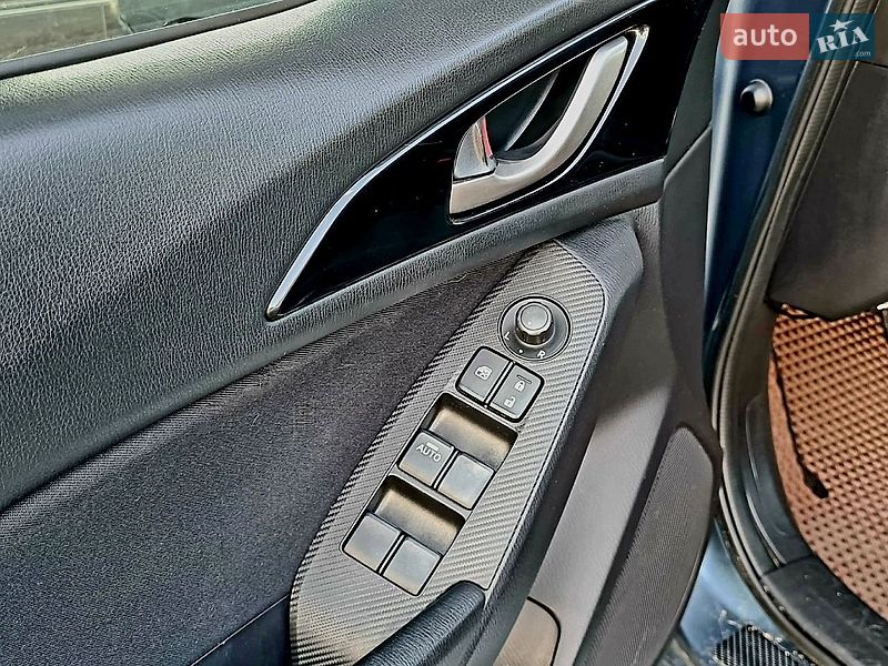Седан Mazda 3 2013 в Киеве фото 9 Седан Mazda 3 2013 в Киеве