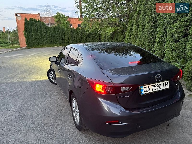 Седан Mazda 3 2014 в Умані