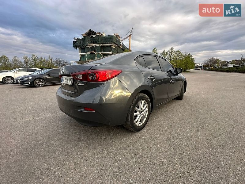 Седан Mazda 3 2014 в Умані