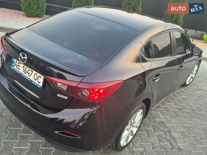 Седан Mazda 3 2017 в Днепре