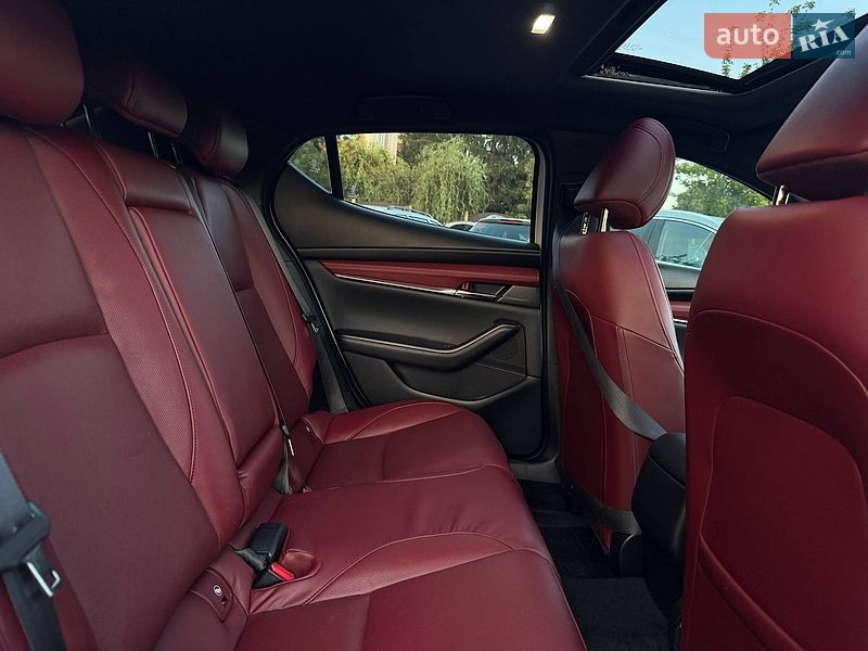 Хетчбек Mazda 3 2024 в Харкові