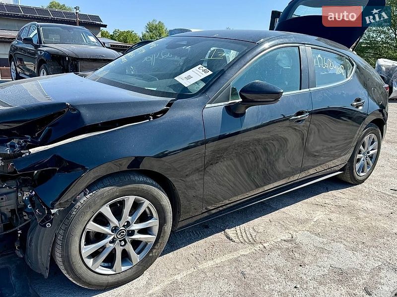 Хэтчбек Mazda 3 2023 в Киеве