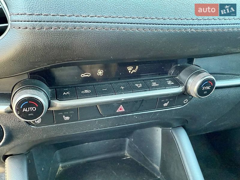 Хэтчбек Mazda 3 2023 в Киеве