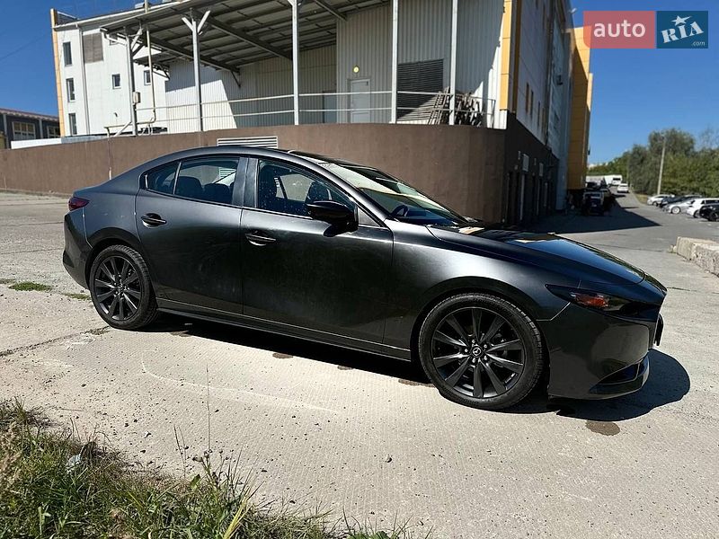 Седан Mazda 3 2018 в Львові