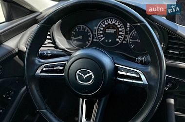 Седан Mazda 3 2018 в Львові