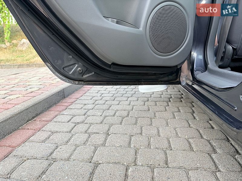 Седан Mazda 3 2007 в Мукачевому