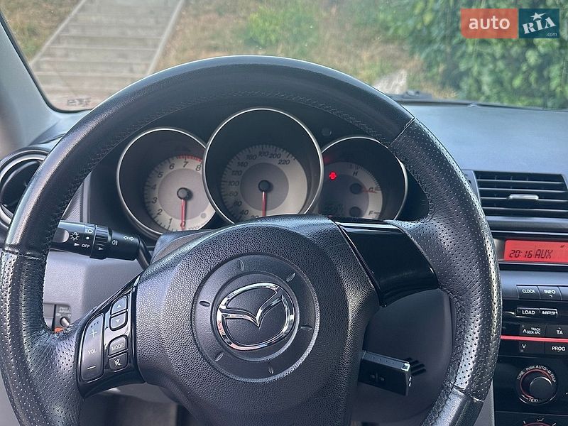 Седан Mazda 3 2007 в Мукачевому