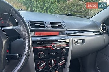 Седан Mazda 3 2007 в Мукачевому
