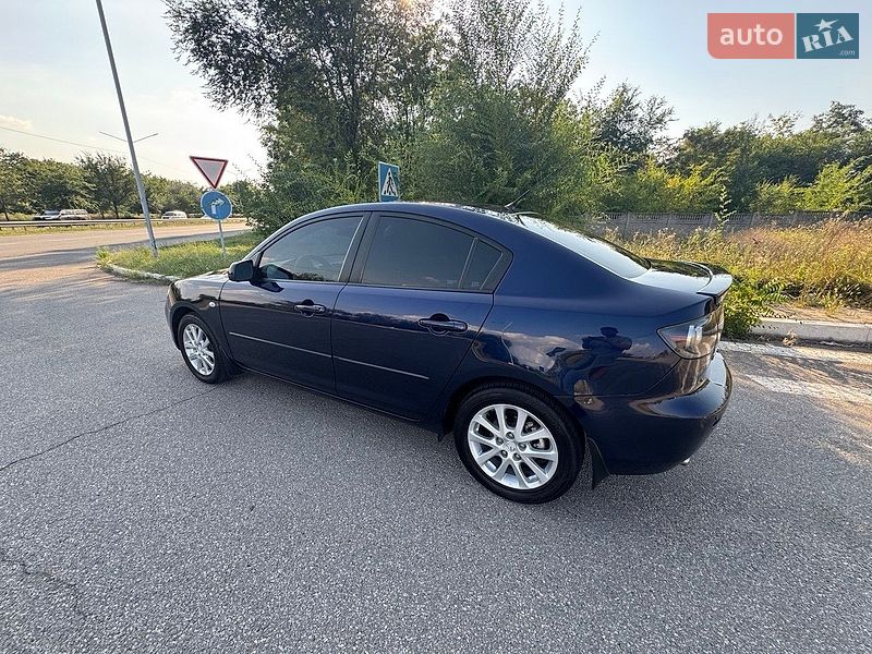 Седан Mazda 3 2009 в Днепре